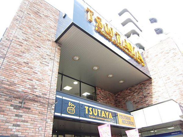 【周辺】レンタルビデオ「TSUTAYA　町屋店まで550m」0