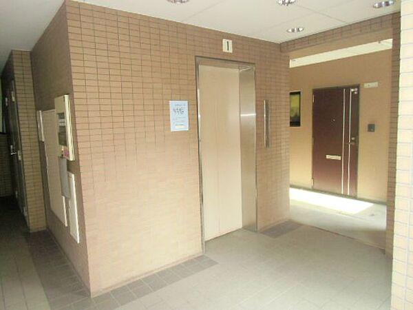 【エントランス】エレベーター完備