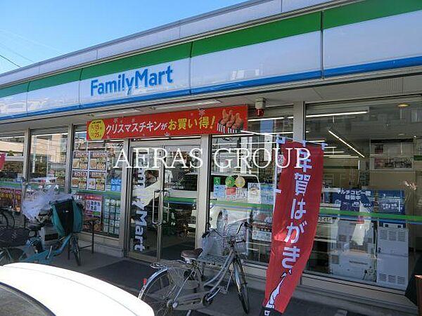 【周辺】ファミリーマートお花茶屋二丁目店 152m