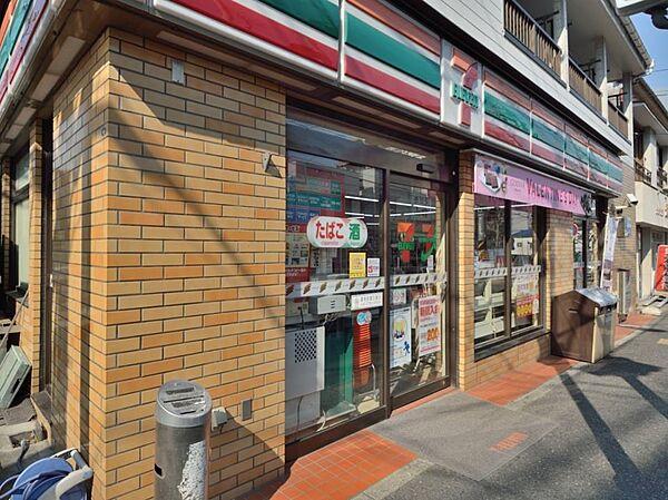【周辺】セブンイレブン横浜戸部店　750m　近くにあるとちょっとした買い物にも便利ですね。 