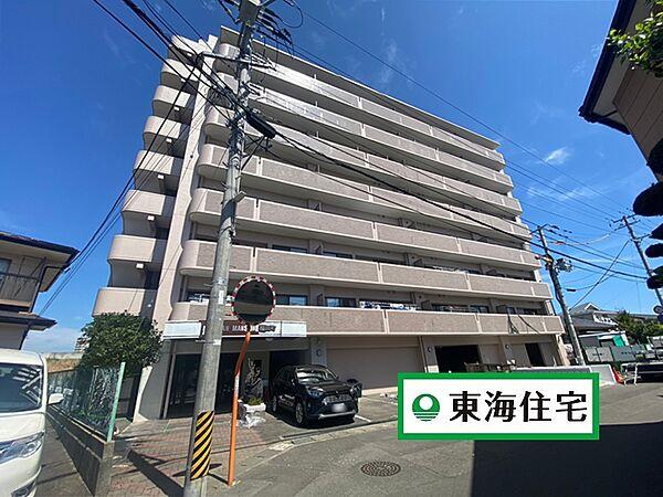 【外観】福田町駅徒歩15分の立地。雄大に流れる七北田川沿いのリバーサイドマンションです。