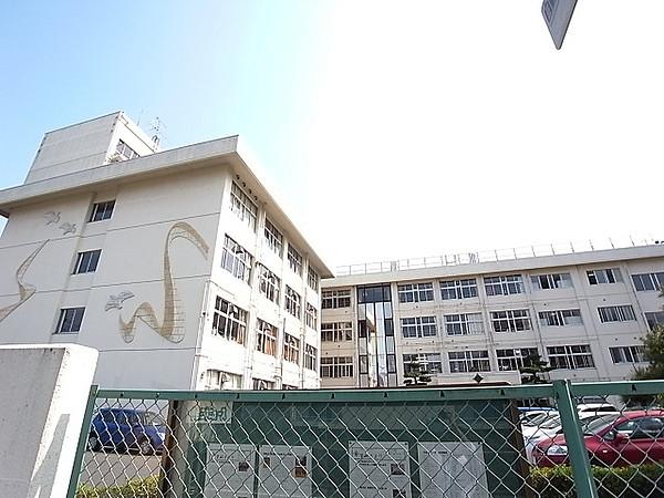 【周辺】仙台市立第二中学校816m