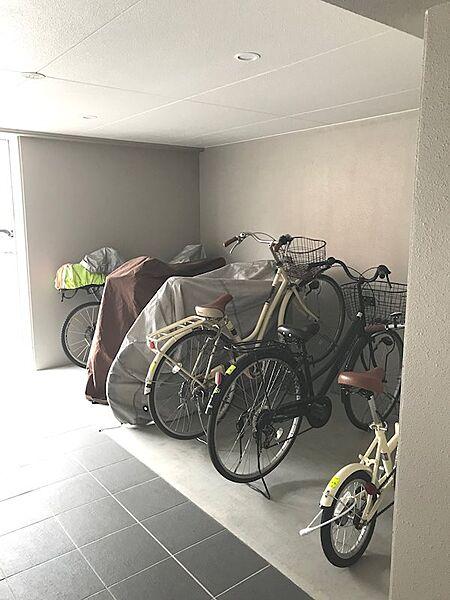 【エントランス】自転車専用駐輪場