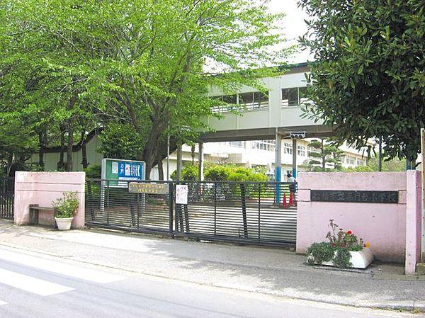 【周辺】船橋市立薬円台小学校 徒歩9分。 673m