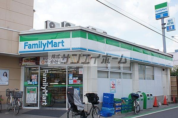 【周辺】ファミリーマート入曽駅前店 徒歩7分。 510m
