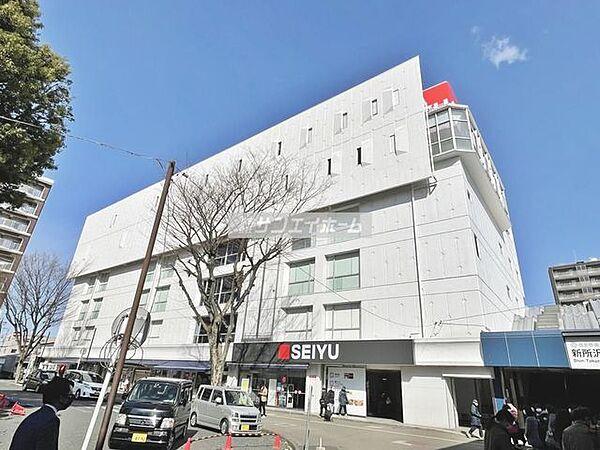 【周辺】西友新所沢店 徒歩8分。 630m