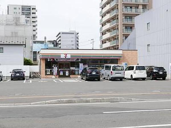 【周辺】セブンイレブン　札幌北13条東駅前店:150m