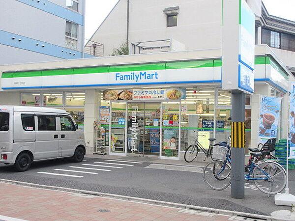 【周辺】ファミリーマート板橋三丁目店 631m
