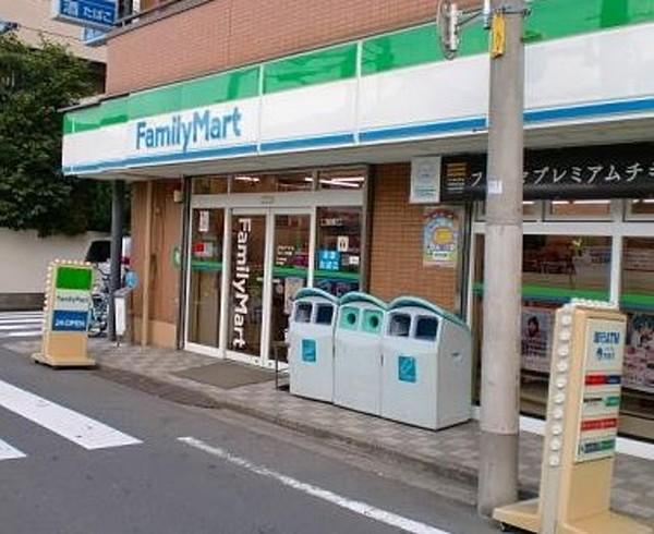 【周辺】ファミリーマート千川一丁目店 783m