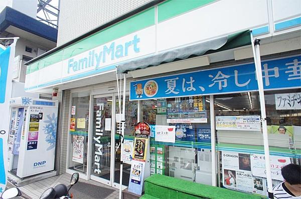 【周辺】ファミリーマート 九産大駅前店（256m）