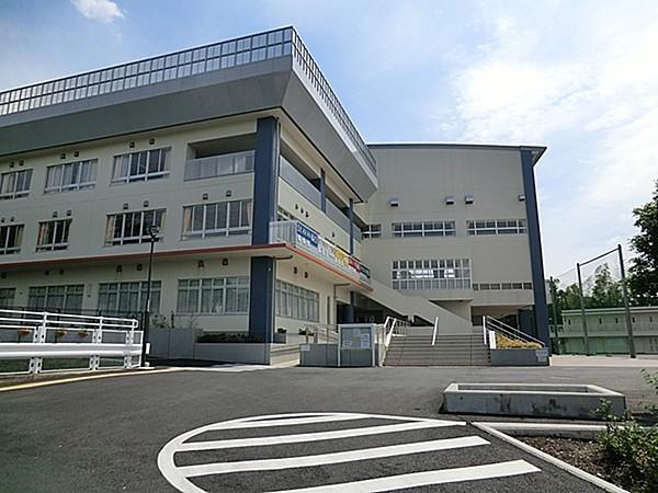 【周辺】中学校 950m