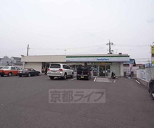 【周辺】ファミリーマート天神川高辻店まで321m 天神川四条を南に下がったところにあります。駐車場が広いコンビニです。