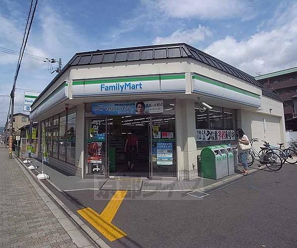 【周辺】ファミリーマート佐井太子道店まで389m 佐井太子道の交差点の北西角にございます。