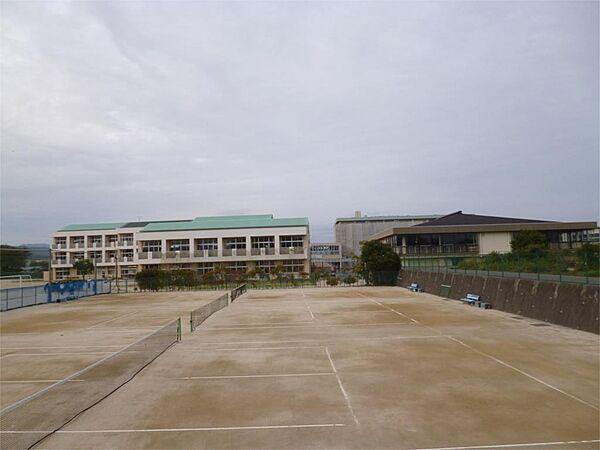 【周辺】日立市立泉丘中学校（2022m）