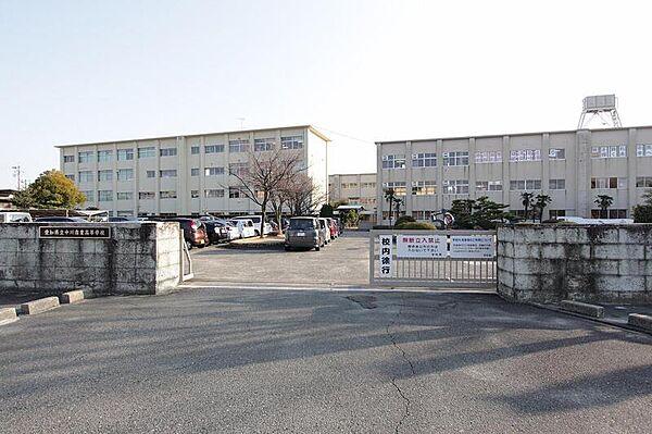 【周辺】愛知県立中川商業高校 1069m