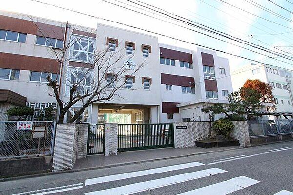 【周辺】名古屋市立荒子小学校 919m
