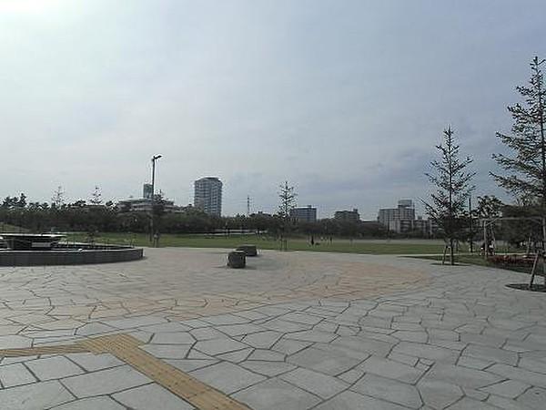 【周辺】公園 綾瀬川左岸広場まで474ｍ