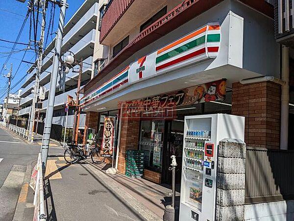 【周辺】セブンイレブン渋谷本町店 徒歩1分。 80m