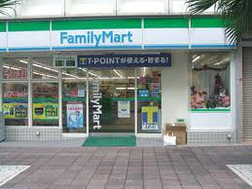 【周辺】ファミリーマート 東仙台三丁目店（392m）