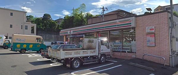 【周辺】セブンイレブン八王子上野町店 324m