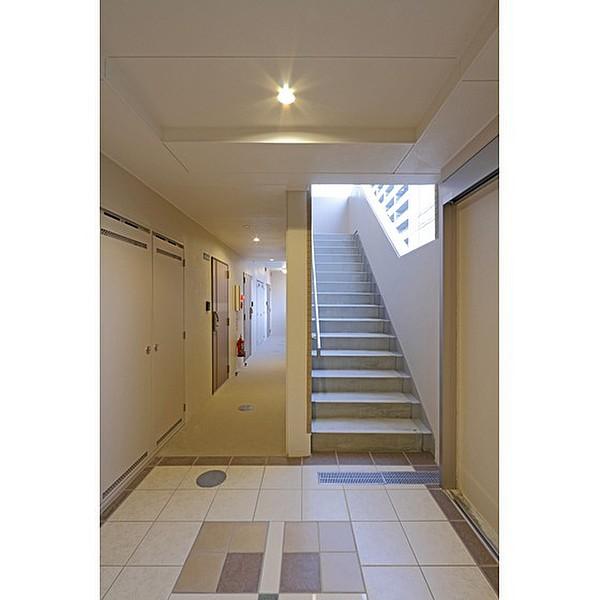 【外観】共用廊下・階段