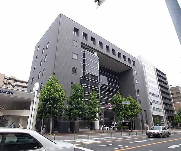 【周辺】下京警察署まで818m 下京区の警察署です。