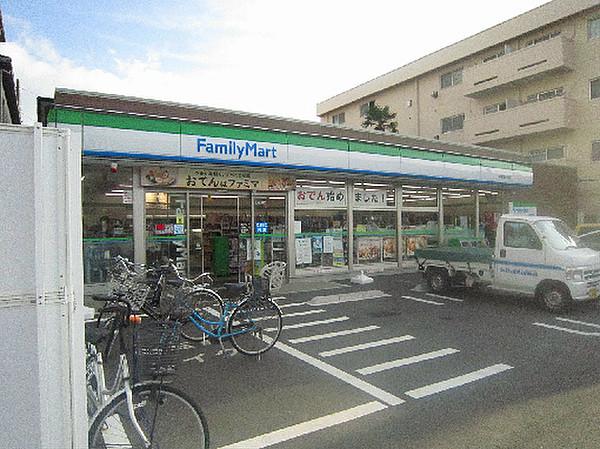 【周辺】ファミリーマート 平塚袖ケ浜店（504m）