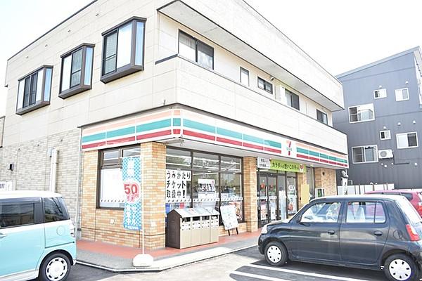 【周辺】セブンイレブン上越新井学校町店 905m