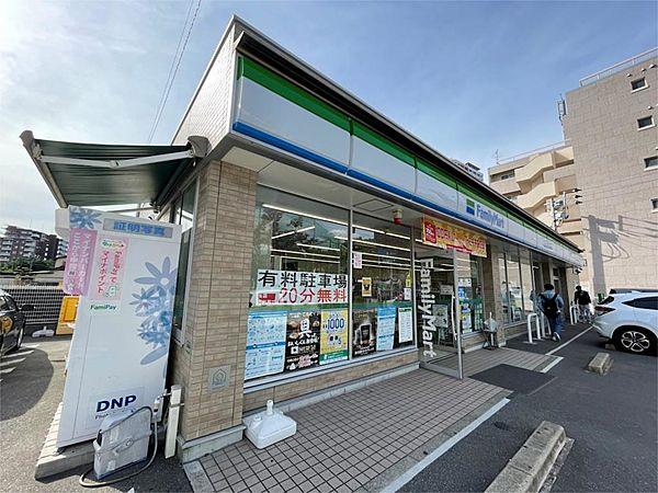 【周辺】ファミリーマート 福岡西南学院前店（429m）