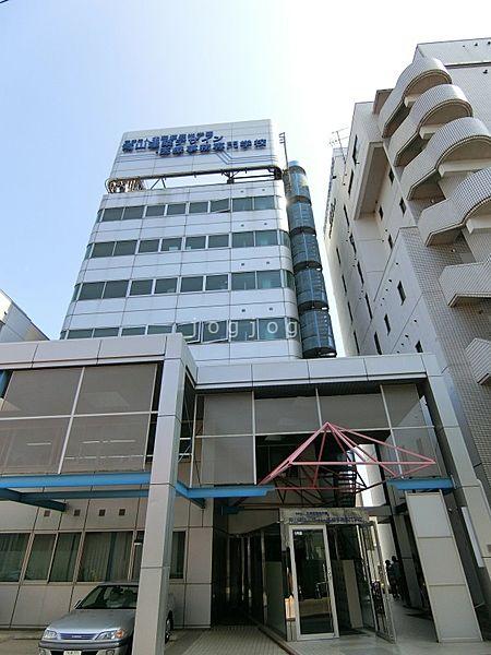 【周辺】青山建築デザイン・医療事務専門学校 581m