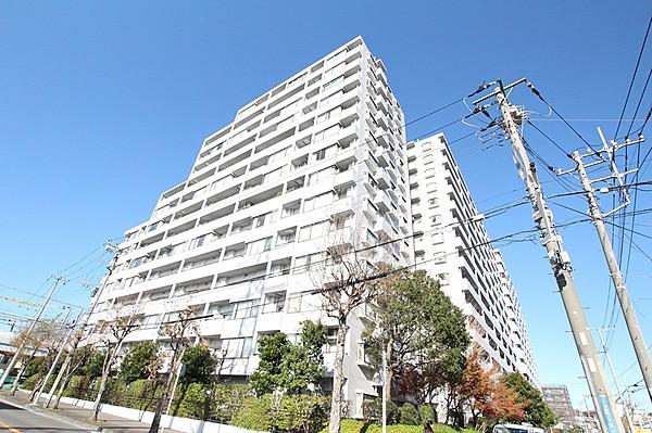【外観】人気の東横線「日吉駅」から徒歩11分。都内へも横浜へもアクセス便利な立地のマンションです。