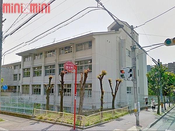 【周辺】神戸市立こうべ小学校 851m