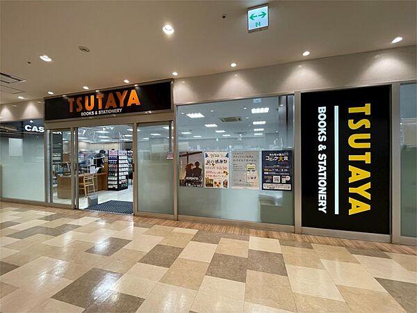【周辺】TSUTAYA 積文館書店 薬院店（896m）