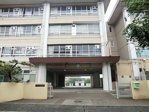 【周辺】中学校 750m 菅中学校(菅中学校まで、徒歩10分です。)