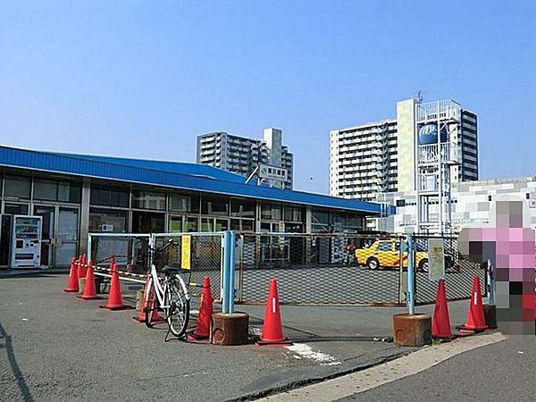 【周辺】駅 1360m 新川崎駅 新川崎駅まで、徒歩17分です。 
