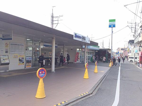 【周辺】仏子駅とファミリーマート仏子駅前店約390m