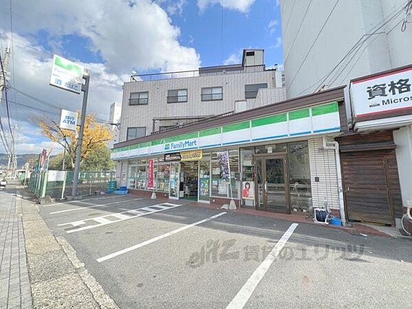 【周辺】ファミリーマート　堀池石田店まで20メートル