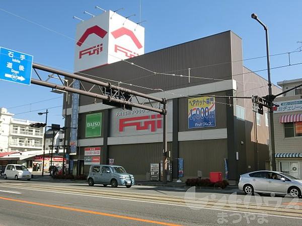 【周辺】フジ 本町店（339m）