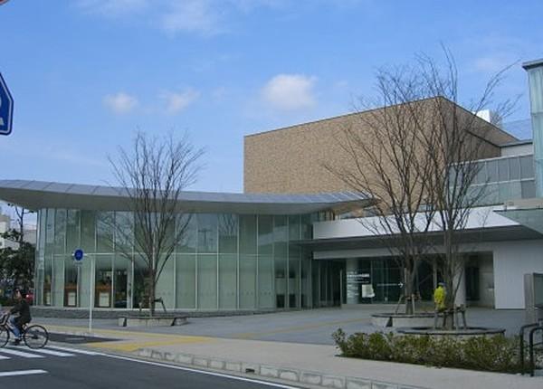 【周辺】新潟市立中央図書館 987m