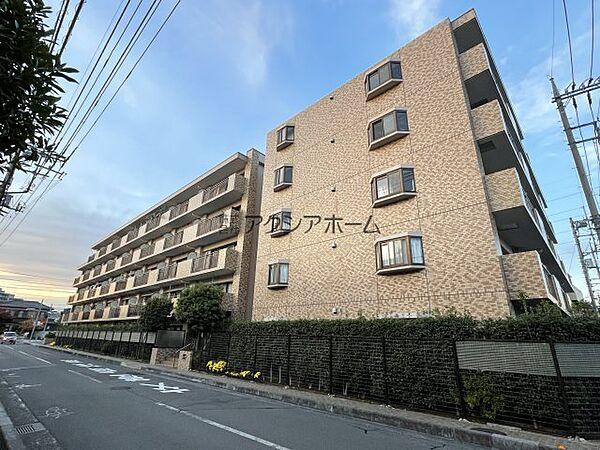 【外観】西武池袋線「武蔵藤沢」駅まで徒歩12分。お買い物に便利なエリアのマンションです