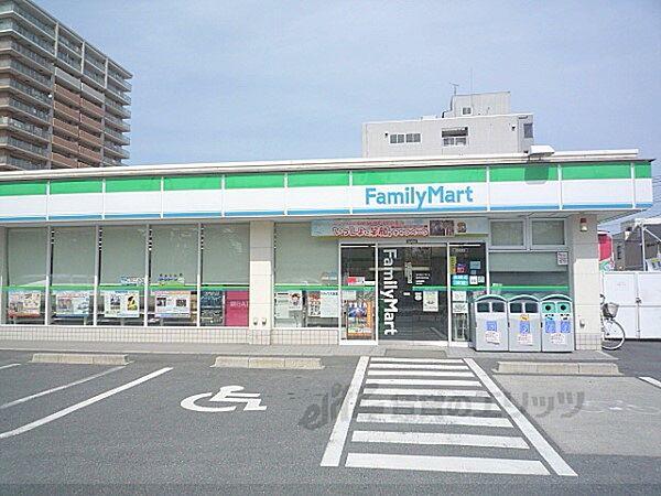 【周辺】ファミリーマート　栗東安養寺店まで2200メートル