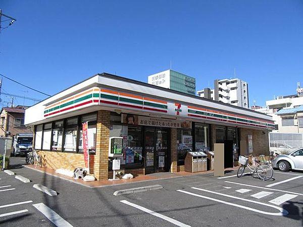 【周辺】セブンイレブン西新井本町店 セブンイレブン 300m