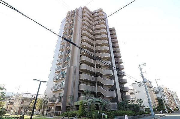 【外観】平成7年9月建築のマンションです。大阪メトロ谷町線　平野駅まで徒歩9分、駒川中野駅まで徒歩11分、近鉄南大阪線　針中野駅まで徒歩16分の好立地です