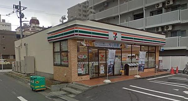 【周辺】セブンイレブン 平塚老松町店（304m）