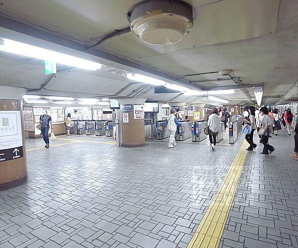 【周辺】烏丸駅まで930m