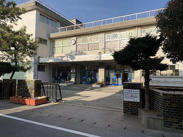 【周辺】中学校「小田原市立泉中学校まで842m」