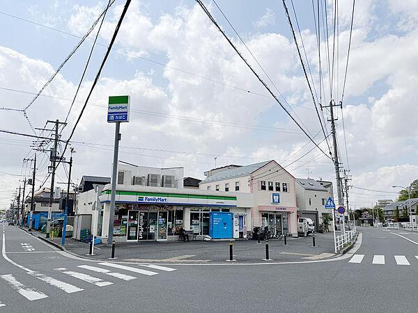 【周辺】ファミリーマート日吉本町駅前店まで約３６０ｍ