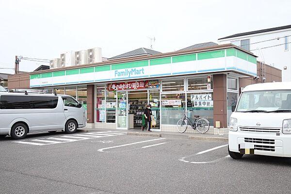 【周辺】ファミリーマート　名東猪高台店