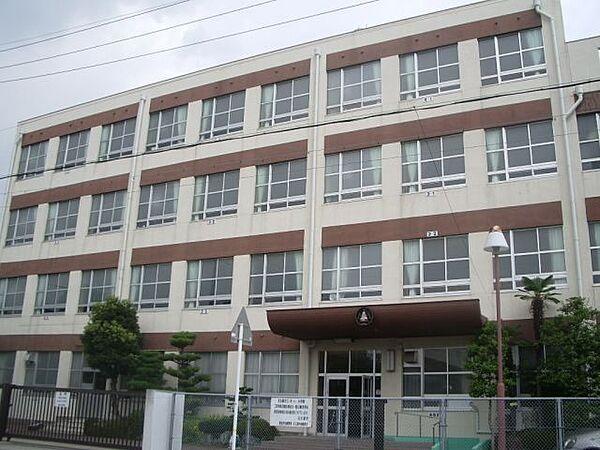 【周辺】小学校「名古屋市立表山小学校まで951m」