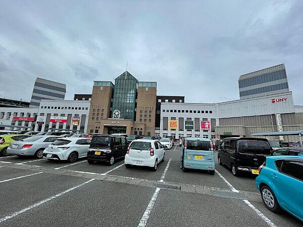 【周辺】ショッピング施設「アピタ知立店まで790m」